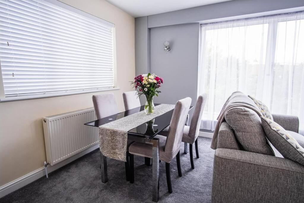 Tallets Apartment With Balcony & Parking Tewkesbury Extérieur photo