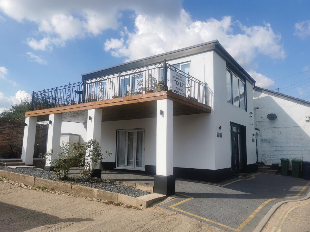 Tallets Apartment With Balcony & Parking Tewkesbury Extérieur photo